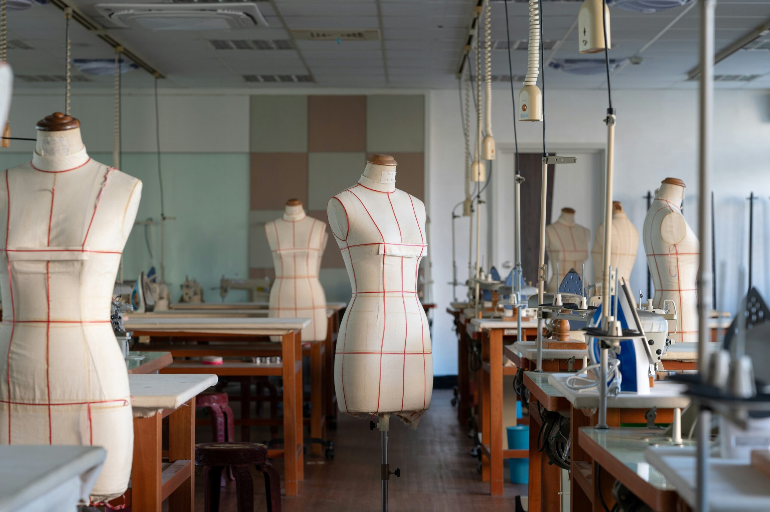 Behind the Scenes: The Craftsmanship of Acamento in High Fashion